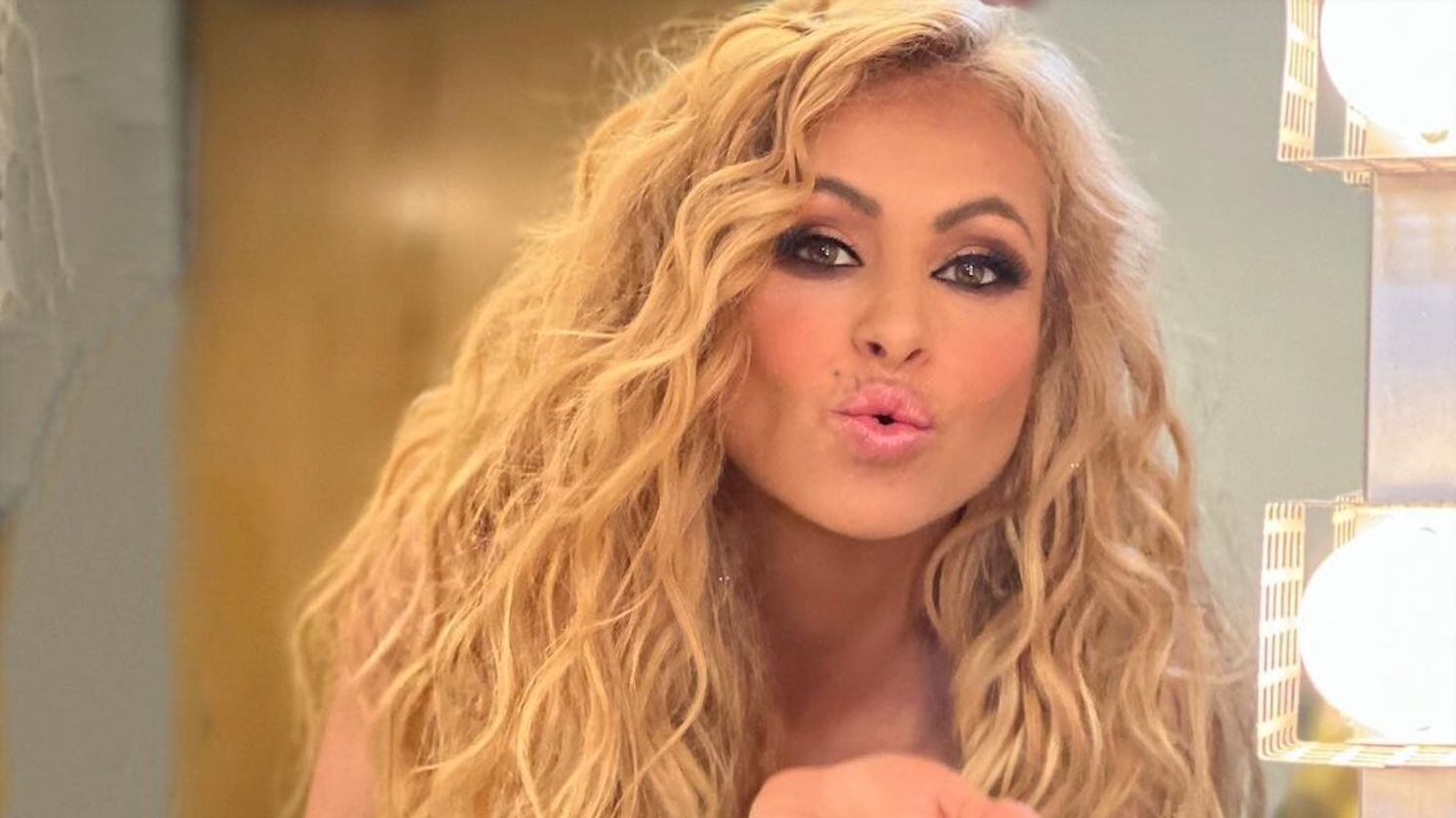 La cantante señaló que son un fotomontaje.