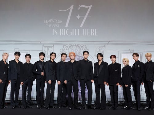 SEVENTEEN orquesta el mundo con ‘Best Album 17 IS RIGHT HERE’