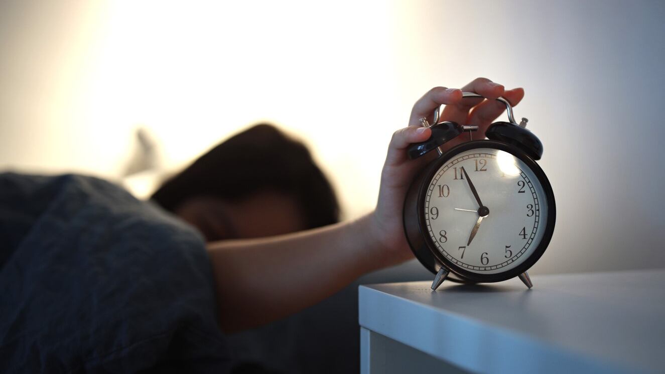 Experto llama a evitar cambios de hora