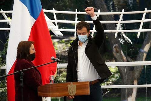 Vodanovic asume en Maipú y repasa a Cathy Barriga: no gobernará para las redes sociales