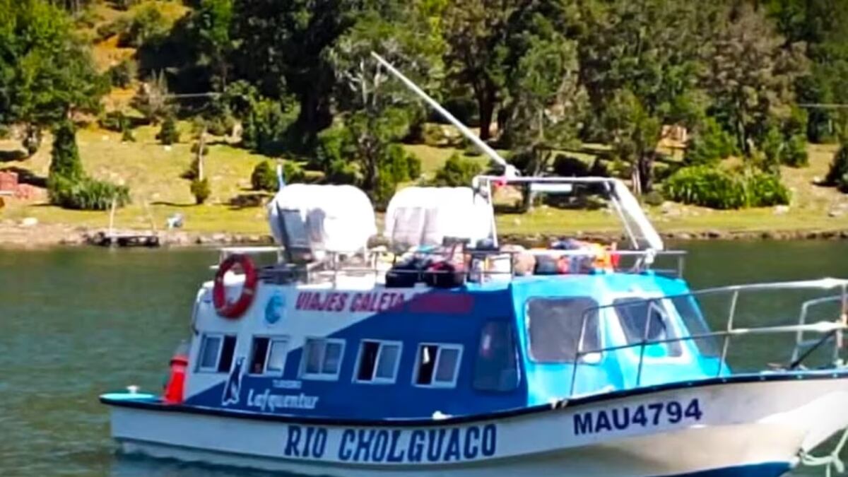 Lancha "Río Cholguaco"