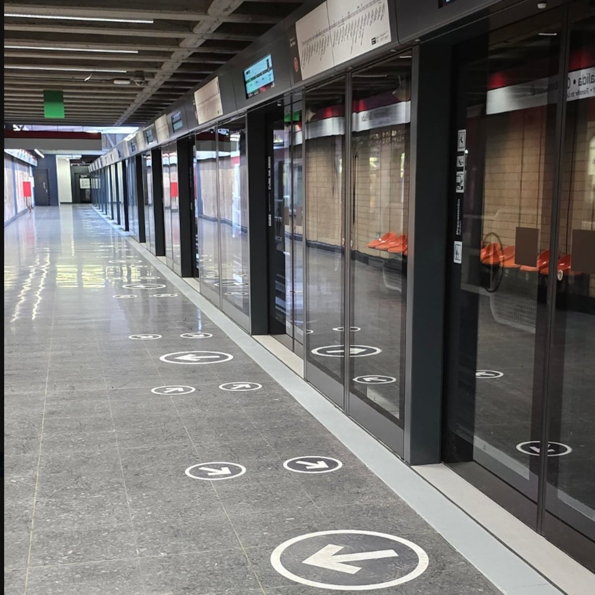 Metro inicia operación de puertas de andén en San Pablo Metro inicia operación de puertas de andén en San Pablo