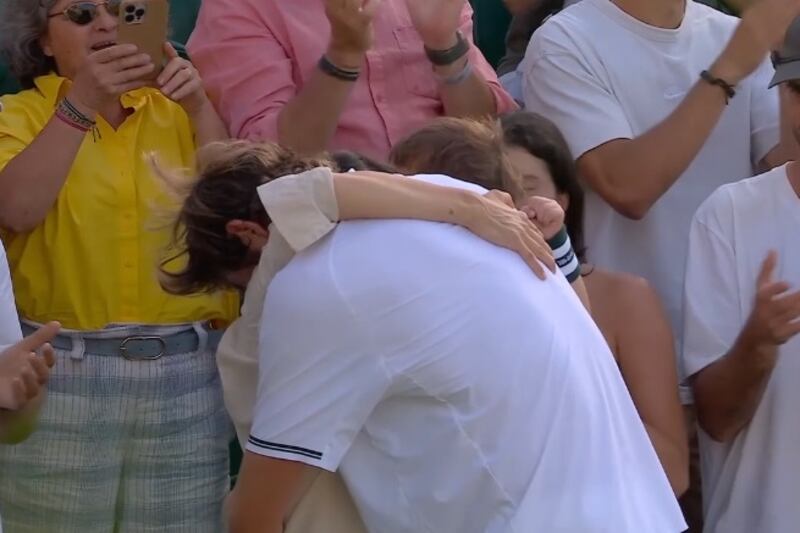 El tenista nacional se enfrentará este domingo al inglés Cameron Norrie por los octavos de final del Grand Slam británico.