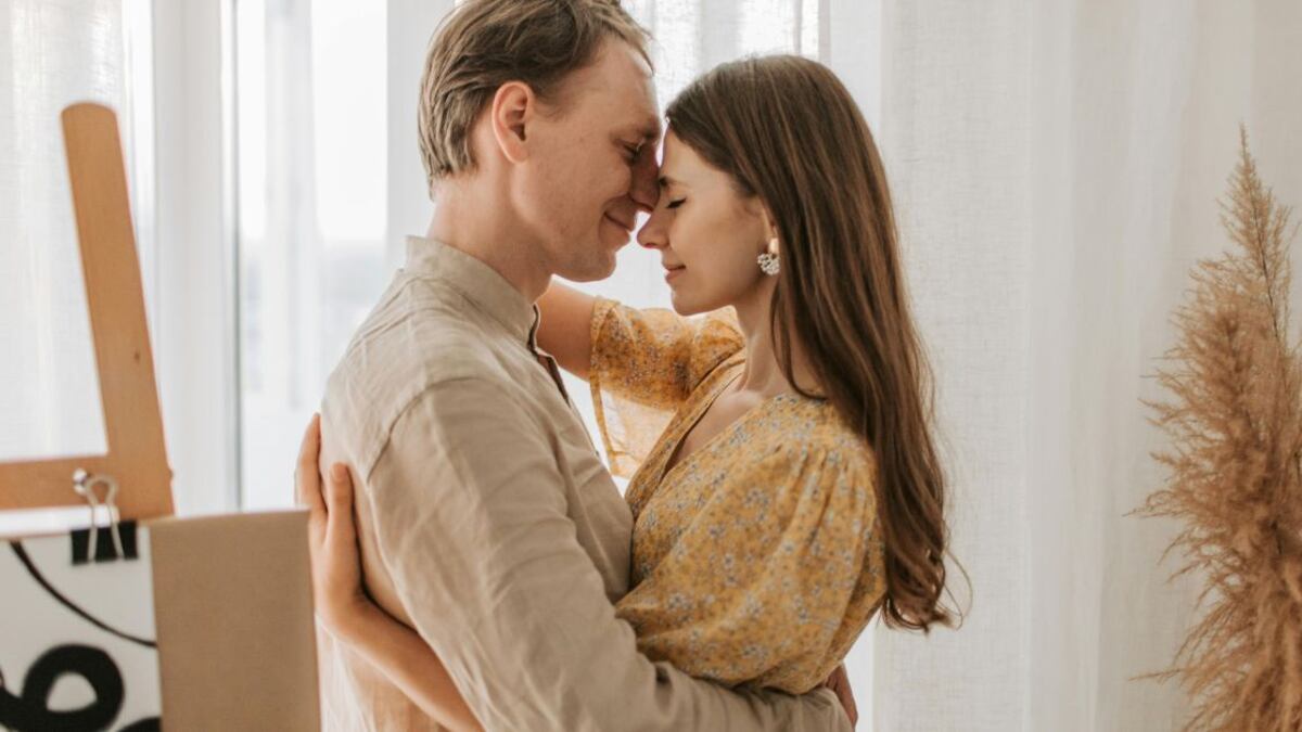 La sonrisa después de un beso puede significar varias cosas bonitas