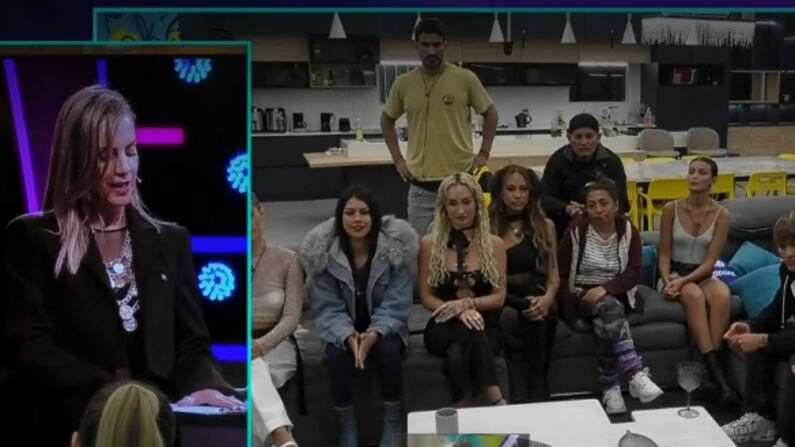 Tras la eliminación de Raimundo Cerda el pasado lunes, Gran Hermano ya cuenta con nueva placa conformada por Estefanía Galeota, Scarlette Gálvez, Francisca Maira, la influencer iCata y Francisco Arenas, más conocido como Papá Lulo.
Estefi fue la más votada al interior de la casa estudio, recibiendo 13 nominaciones, con tres de ellas de Constanza Capelli quien realizó la espontánea.
