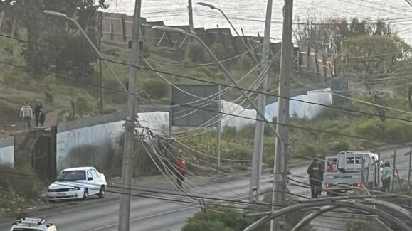 Toma masiva de terreno en Cartagena: Al menos 20 personas se instalan en sitio de particular y Carabineros solo empadrona a ocupantes
Los hechos ocurrieron la tarde de este sábado en un terreno ubicado en la localidad de Cartagena.
