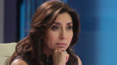 El periodista y editor del programa “Zona de estrellas”, Pablo Candia, reveló cuál sería el motivo que tiene molesta a Carmen Gloria Arroyo con TVN, señalando que el enojo tendría relación “con otra mujer”.
“A mí me llegó información de muy buena fuente al interior de TVN que me dice que efectivamente en algún momento Carmen Gloria estuvo en conversaciones con Canal 13, pero no se llegó a nada finalmente. Lo que sí es cierto es que ella está muy dolida con el canal, porque me dicen textual ‘no han sabido tener tino con Carmen Gloria dentro de TVN”.
Según explicó Candia La Jueza estaría sentida con el canal desde el verano, por no haberla considerado por uno de los eventos más importantes que transmite la señal y le dieron la oportunidad a otra mujer que recién se incorporaba a Televisión Nacional.
“El real motivo de la molestia de Carmen Gloria Arroyo con TVN, tiene que ver con otra mujer...la real molestia de Carmen Gloria pasa porque el canal no le dio el Festival de Olmué”, contó.
Además, agregó que “(TVN) Se lo dio a Ivette Vergara cuando llevaba solamente un par de meses trabajando dentro del canal. Ese es el real motivo que tiene cansada, cabreada y choreada a Carmen Gloria Arroyo porque no la han sabido tratar con tino y no la han sabido aprovechar”, aseguró el editor del programa de espectáculos.