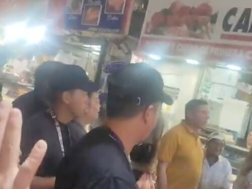 Le gritaron de todo a José Antonio Kast en el barrio Franklin: “Familiar de asesinos...”