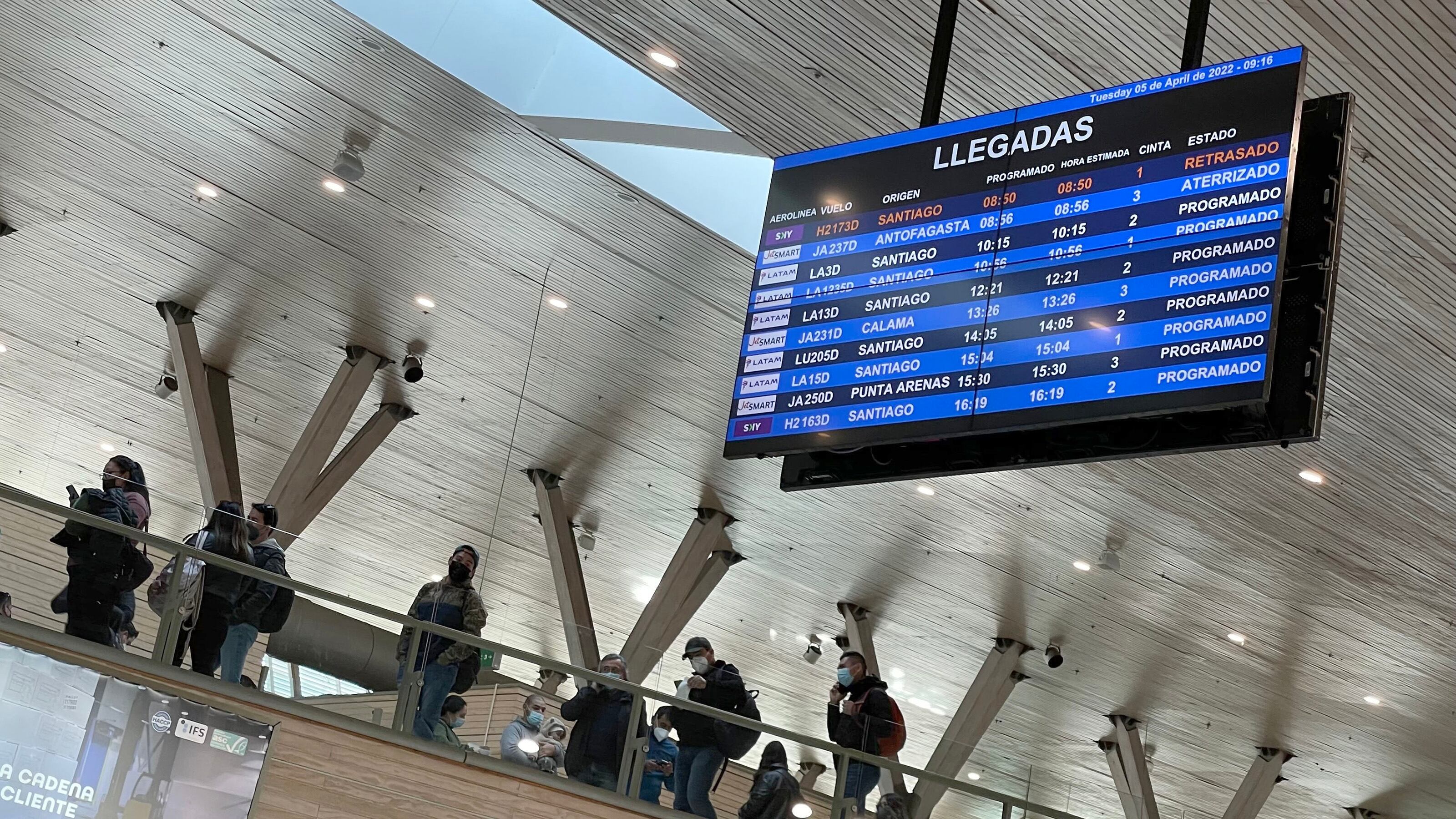 Aeropuerto de Santiago / Aton