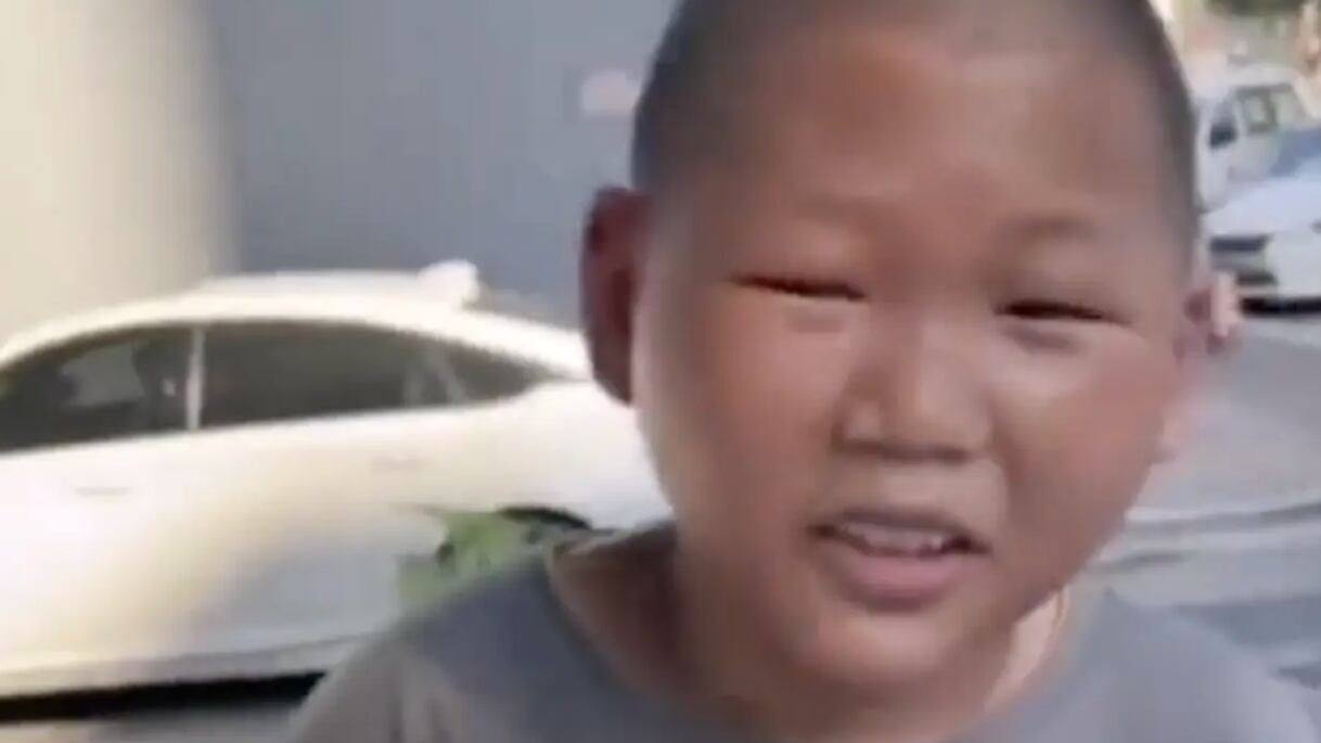 Joven no puede encontrar trabajo por su apariencia