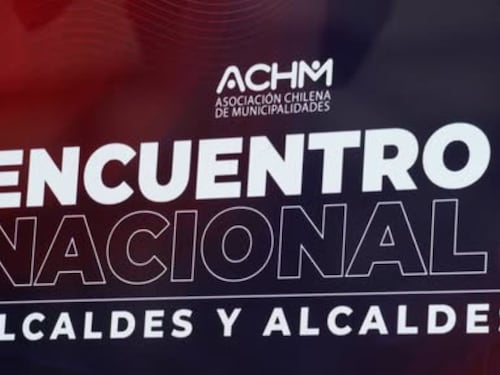 Alcaldes de Chile rechazan recortes a municipios y exigen nueva ley de rentas en encuentro nacional