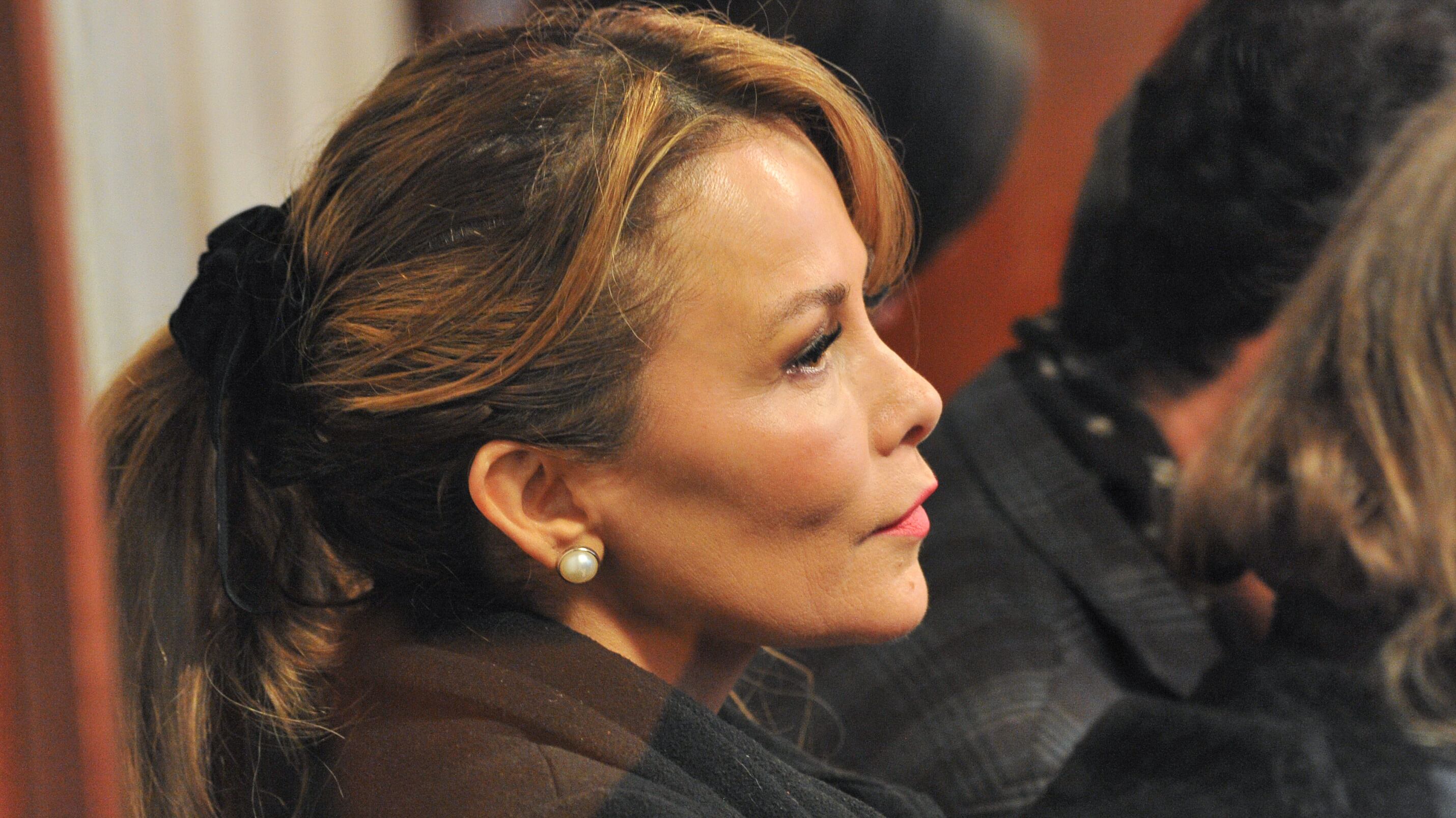 Revisión de medidas cautelares de ex alcaldesa de Maipú, Cathy Barriga | 31 DE MAYO DEL 2024 / SANTIAGO 
La ex alcaldesa de Maipú, Cathy Barriga,  en el  9° Juzgado de Garantía de Santiago por audiencia de revisión de medidas cautelares en marco de incumplimiento de arresto domiciliario. 
FOTO: VICTOR HUENANTE / AGENCIAUNO