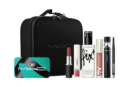 GIFT MAC: Maleta MAC 2025, el set completo para un look de rostro impecable