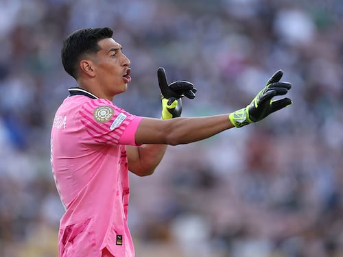 Duro golpe para Colo Colo: no podrá firmar al arquero que era prioridad como refuerzo