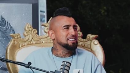 El mediocampista de Colo Colo ha publicado los últimos días en redes sociales algunos fragmentos de lo que será su nuevo programa de entrevistas "El reinado de Vidal".