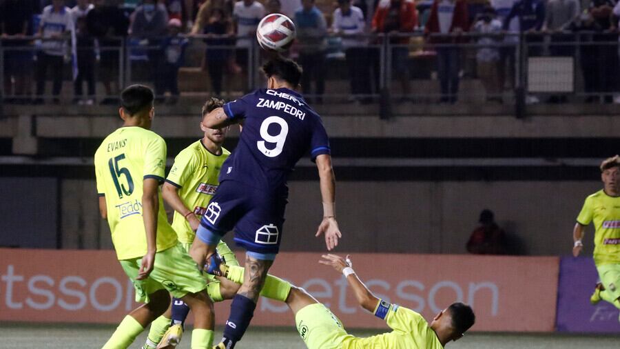 Zampedri empujó al rival al momento de marcar