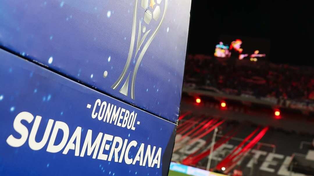 Según informaron este domingo en TyC Sports, en poco menos de dos semanas se conocerán los castigos de Conmebol a la U e Independiente por los disturbios que llevaron a cancelar su partido de octavos de final en la Copa Sudamericana.