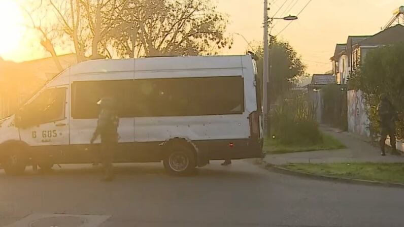 Allanamiento en la Región Metropolitana | Captura: Canal 13