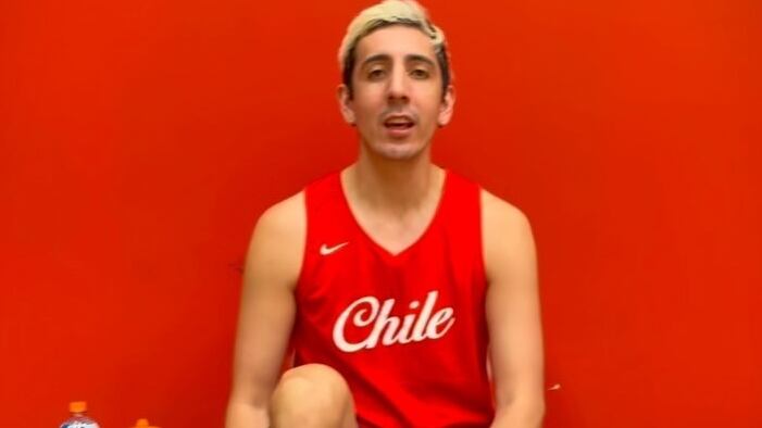 El basquetbolista nacional publicó en sus redes sociales con motivo del mes del orgullo gay.