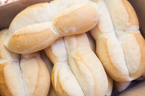 “Viene a ser la gota que rebalsó el vaso”: panaderos no descartan subir los precios por alza en el valor de las bencinas