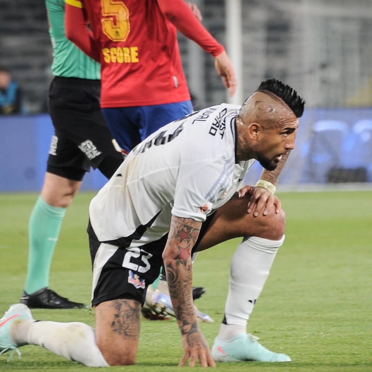 Arturo Vidal: mes tumultuoso con altibajos Arturo Vidal: mes tumultuoso con altibajos