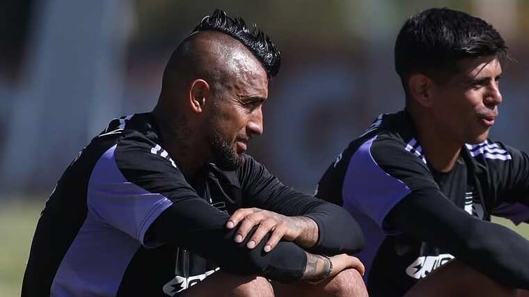 El King debió ser reemplazado anoche en la derrota de Colo Colo ante O'Higgins (1-0), y dada la magnitud de su lesión podría quedar al margen del Cacique por varios partidos del torneo nacional.