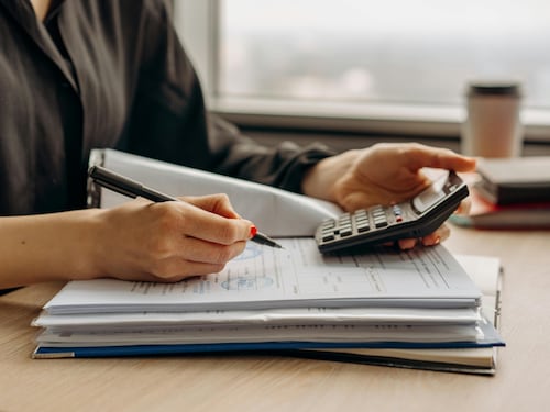 Capacidad de ahorro en la RM se mantiene estable, pero solo 1 de cada 10 personas puede ahorrar más del 50% de sus ingresos