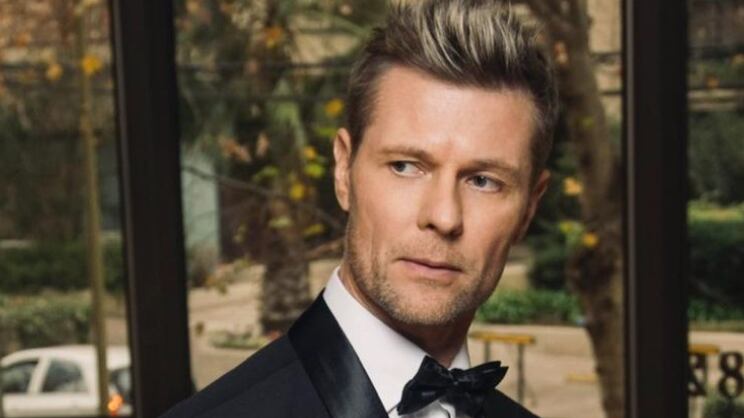 Neilas Katinas denuncia estafa