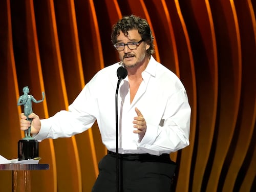 Pedro Pascal es el principal favorito para ser elegido como el hombre “más sexy del mundo” por la revista People