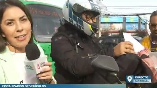 El particular momento se dio esta mañana en el despacho de Padilla en el programa de CHV desde la comuna de San Miguel.