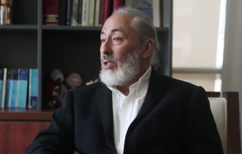 Parived responde misteriosamente a su separación con Tonka Tomicic
