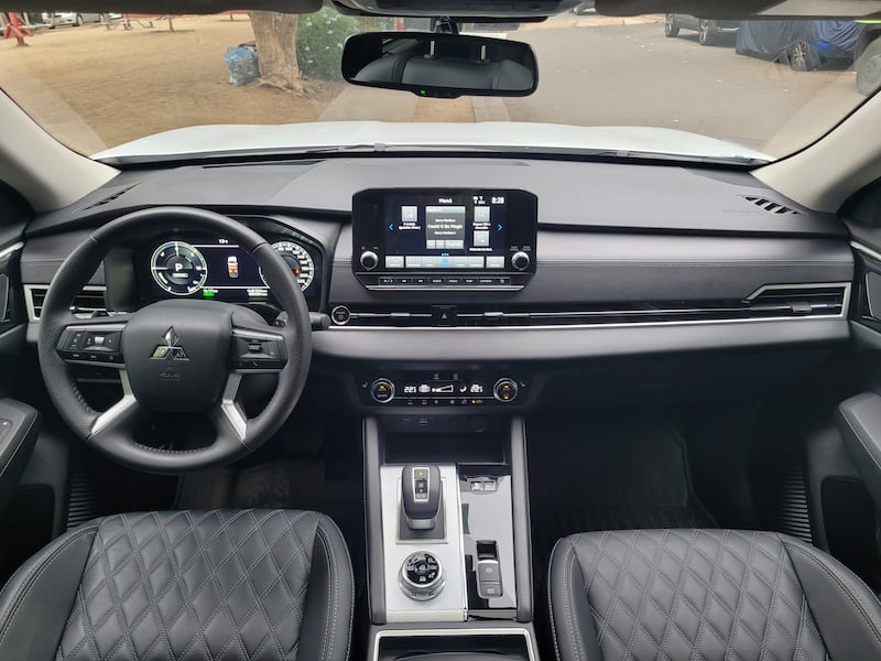 Mitsubishi Outlander PHEV 2023