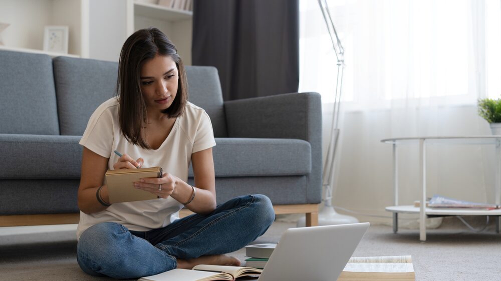 Becas mujeres digitales