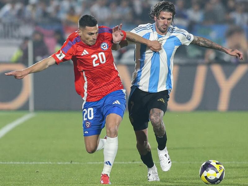 Prensa argentina la hizo otra vez: se burla de la selección chilena con lapidaria estadística y recuerdo a fallida publicación de Arturo Vidal