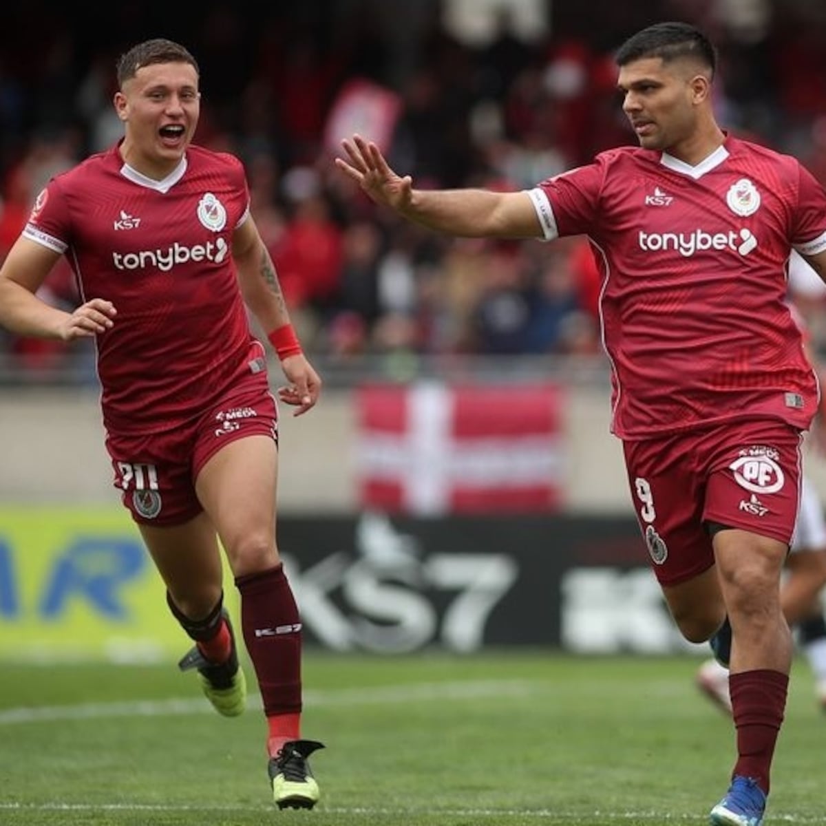 La Serena asciende a Primera División tras vencer a Deportes Recoleta La Serena asciende a Primera División tras vencer a Deportes Recoleta
