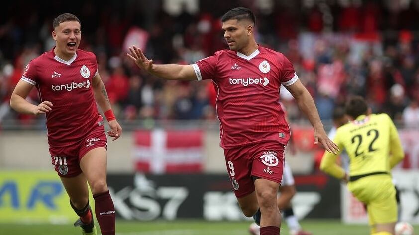El delantero papayero anotó de penal en el partido de este domingo ante el club metropolitano.