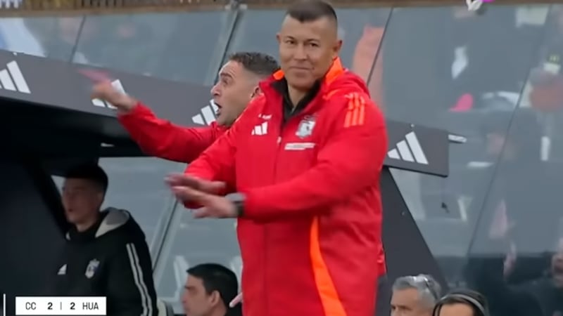 Almirón desata la furia de Guarello y Caszely al ser expulsado en Colo Colo: “Le está mandando un mensaje codificado a los dirigentes”