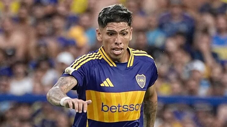 El volante chileno causó polémica en los medios argentinos debido a su ausencia a los entrenamientos de Boca Juniors.