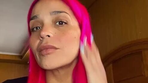 La cantante recibió el permiso del centro de rehabilitación donde se encuentra para poder cuidar a su madre, quien sufrió dos ACV y hace algunos días fue operada del corazón.