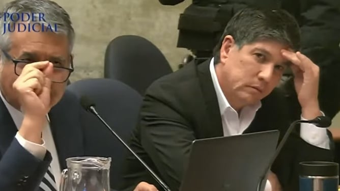 El senador socialista Fidel Espinoza ha sido uno de los políticos que ha visitado en Capitán Yáber al exsubsecretario de Interior.