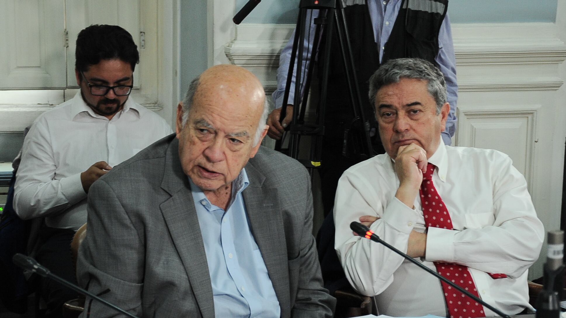 El senador José Miguel Insulza complica a La Moneda. / AGENCIAUNO