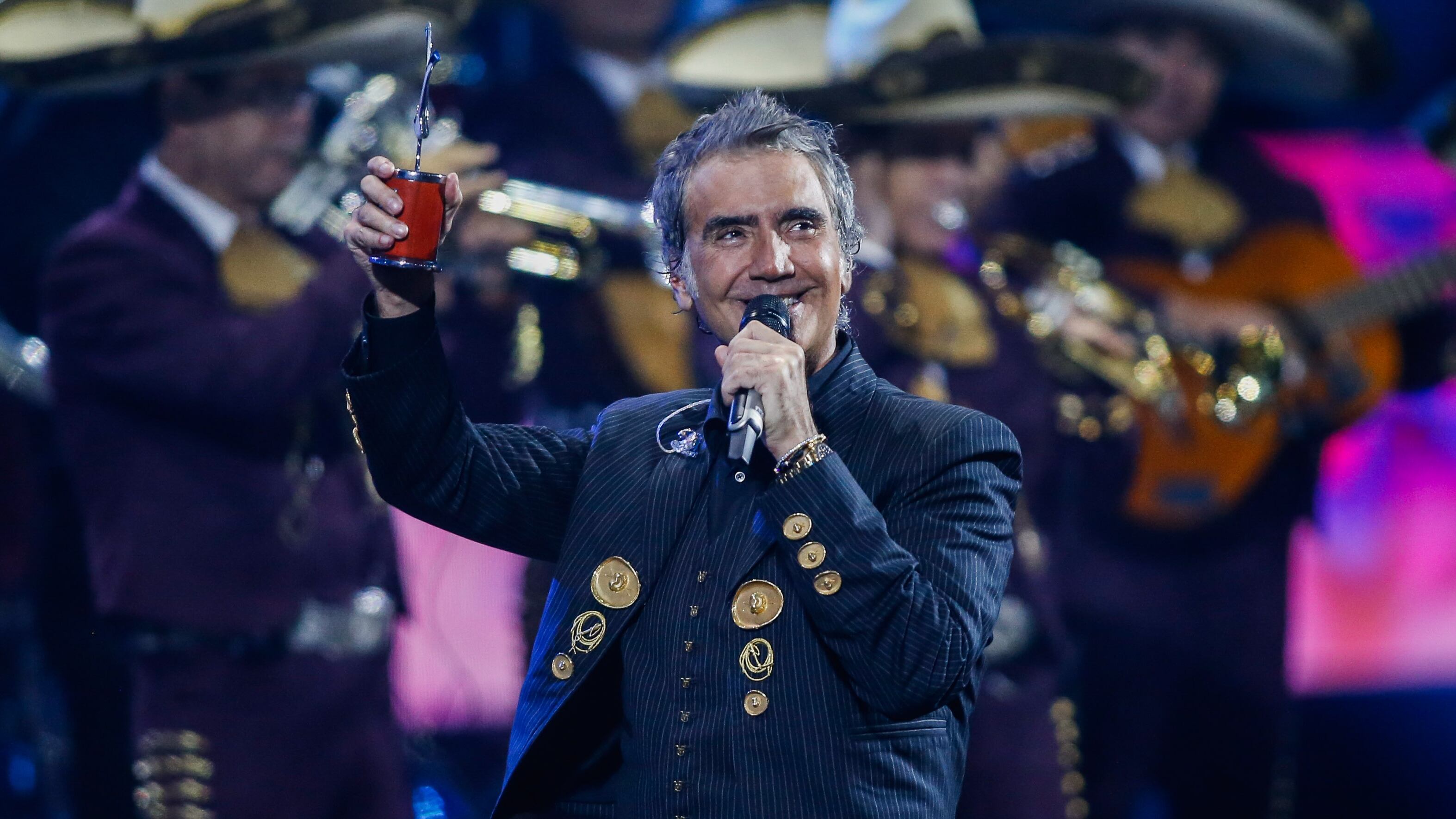 El compositor de la canción "Mátalas" confirmó que modificó parte de la letra de su tema debido a los reclamos.