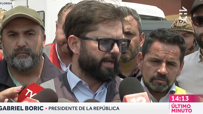 “Estamos destinando más recursos”: Presidente Boric visitó la zona devastada por los incendios forestales en el Biobío