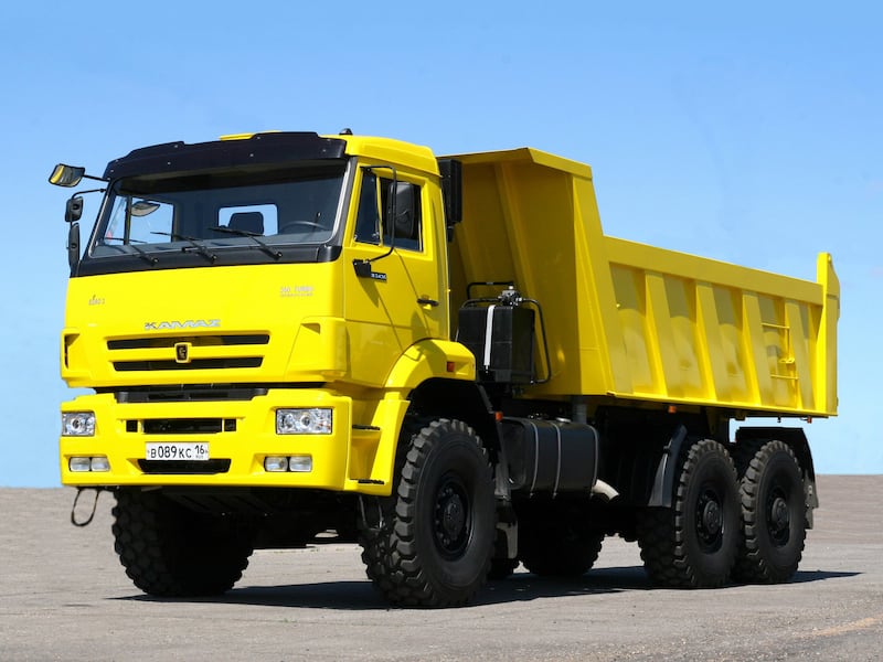 Kamaz acorta su jornada ante el colapso del mercado ruso de camiones
