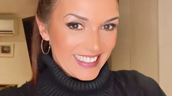 La comunicadora regresó a TVN para ser la conductora del nuevo programa de la señal pública "Famosos a clases", en reemplazo de Karen Doggenweiler.