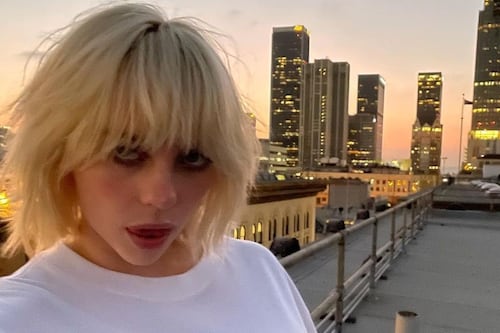 “¡Sigo siendo la misma!”: Billie Eilish dice que perdió 100 mil seguidores de Instagram porque la gente teme a los pechos grandes