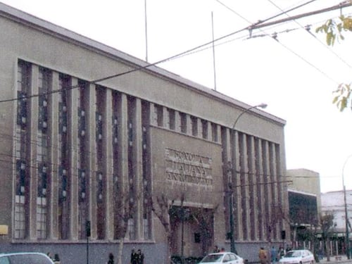 Denuncian que docentes sin título ejercen en Scuola Italiana de Valparaíso y salpica a hermana del ministro Boccardo