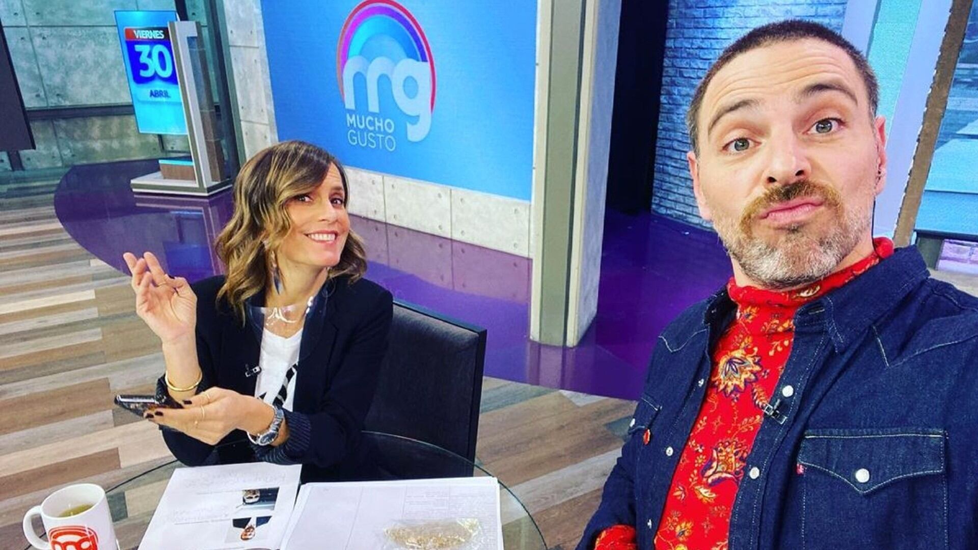 El Octavo Juzgado de Garantía de Santiago despachó orden de detención contra Diana Bolocco, José Antonio Neme y el periodista Roberto Saa por negarse a comparecer en el juicio por injurias y calumnias interpuesto por la exalcaldesa de Maipú, Cathy Barriga.
Según se informó en fuentes judiciales, tras dos años de investigación, la causa inicia el trámite final y por eso el magistrado requiere los testimonios de todos los involucrados. Es en este contexto que las declaraciones de quienes estaban en el panel durante la emisión del reportaje de Paulina de Allende Salazar que reveló supuestas irregularidades en el municipio resultan clave.