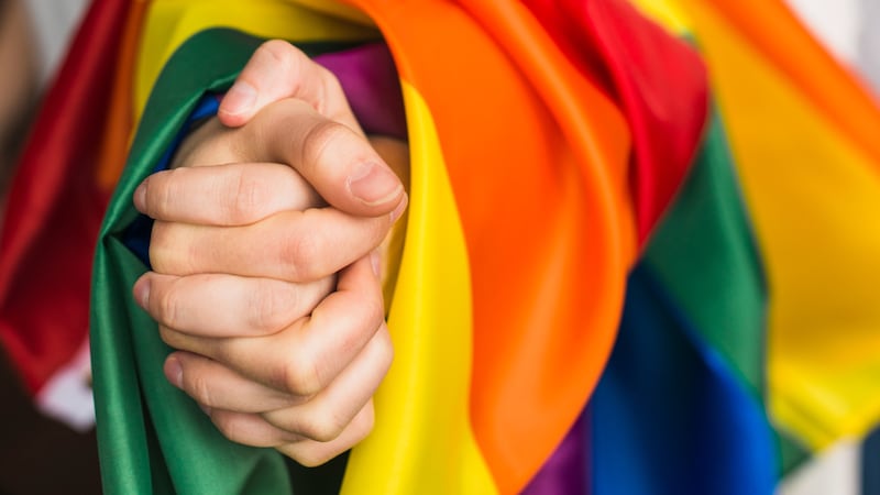 Decisión histórica: Corte Suprema ordena a Fonasa incluir a pareja lésbica en programa de fertilización