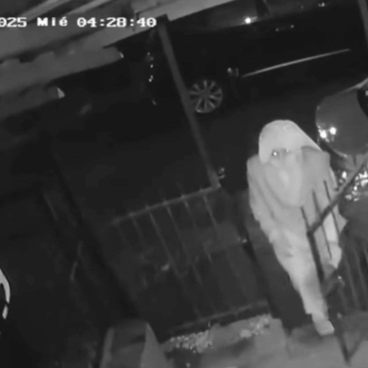 Ladrón disfrazado de monja roba tablón en Biobío Ladrón disfrazado de monja roba tablón en Biobío
